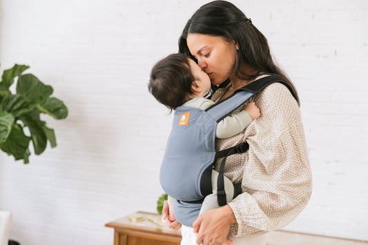 The Benefits of Inward-Facing Baby Carriers for Your Baby